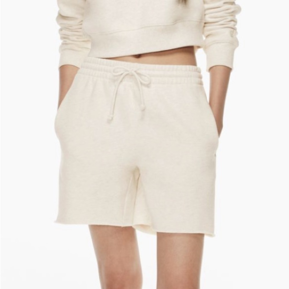 Aritzia Cozy Fleece Boyfriend 6" Sweatshort Light Oatmeal
